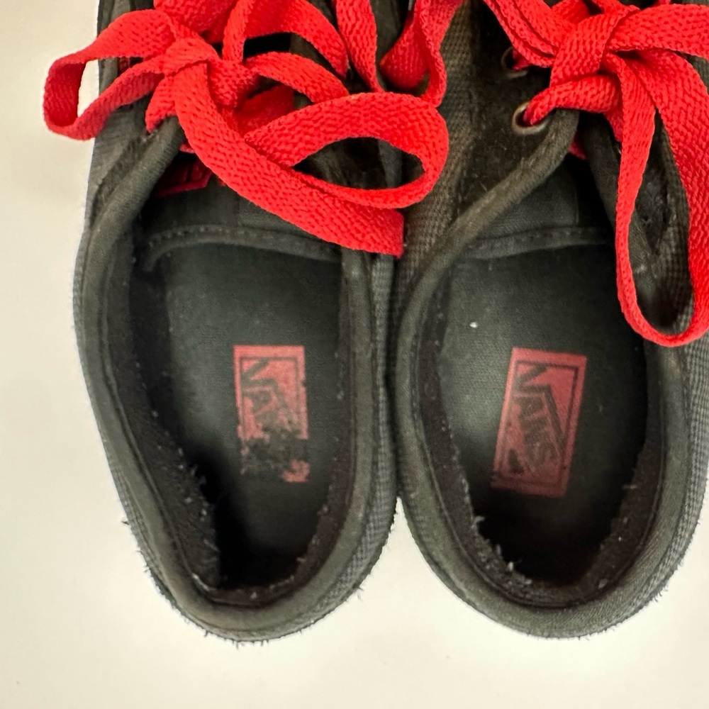 Vans - Picture 6 of 9